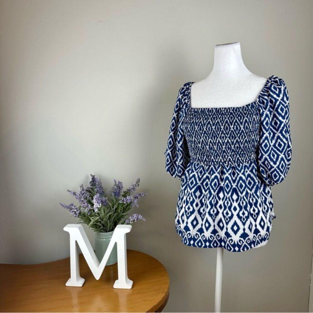 Eclair Blue and White Geometric Top - Sz Small - NWT - Smocked front